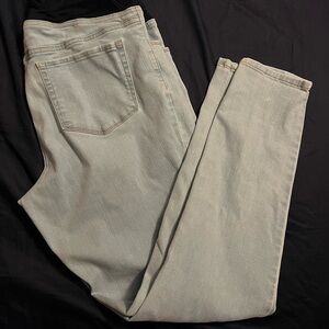 Light Wash straight leg maternity jeans.